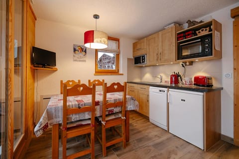TV and multimedia, Coffee/tea facilities, Kitchen or kitchenette