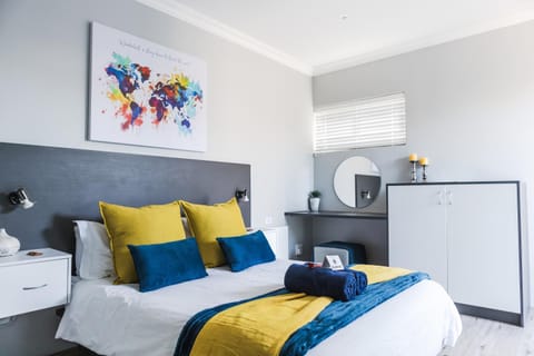 Bed, Decorative detail, Bedroom