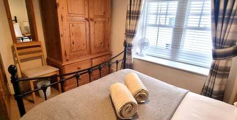 Bed, Bedroom, towels, wardrobe