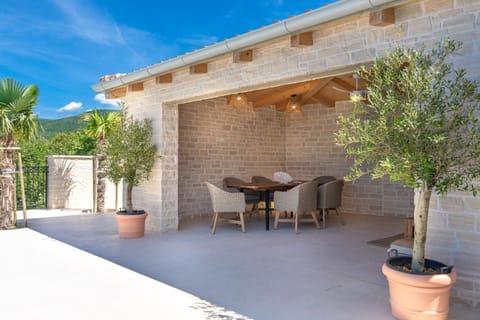 Patio, Balcony/Terrace