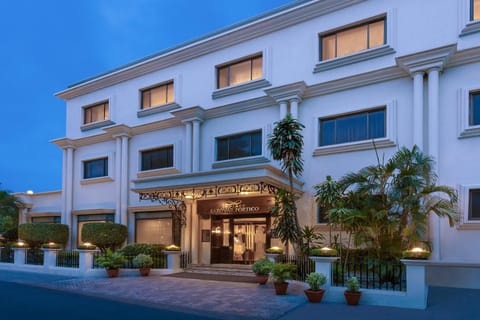 Facade/entrance