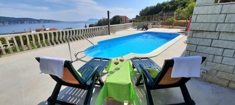 Balcony/Terrace, Pool view, Swimming pool