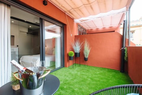 Off site, Balcony/Terrace