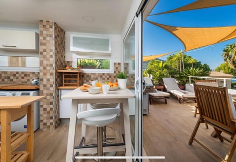 Balcony/Terrace, Kitchen or kitchenette, Dining area