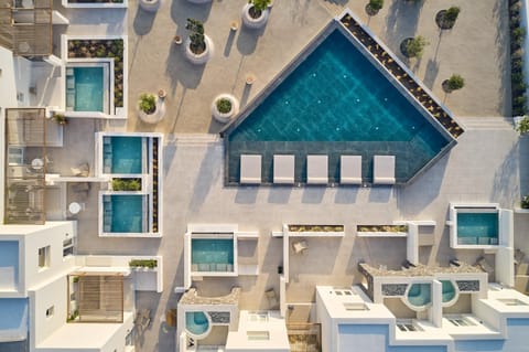 Property building, Bird's eye view, Pool view