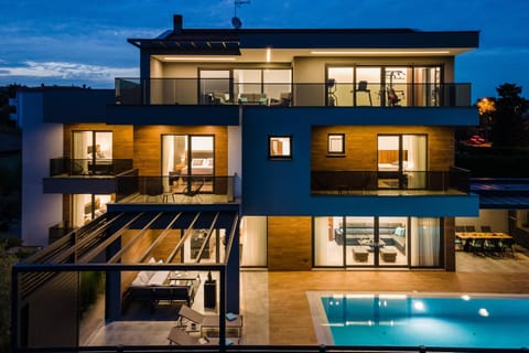 Property building, Facade/entrance, Off site