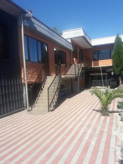 Patio, Facade/entrance