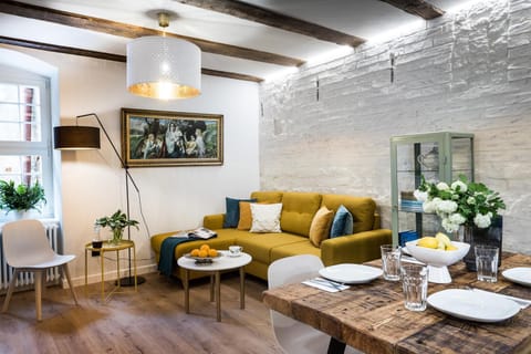 Kitchen or kitchenette, Living room, Seating area, Dining area, air conditioner