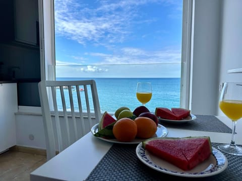 Dining area, Food, Sea view
