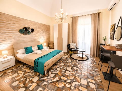 Bed, TV and multimedia, Living room, Photo of the whole room, Seating area, Bedroom, internet, towels, air conditioner