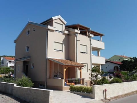 Property building, Facade/entrance, Off site