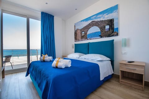 Bed, Natural landscape, Bedroom, Sea view, towels