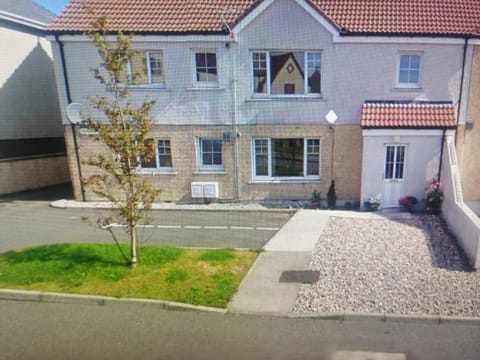 Property building, Street view