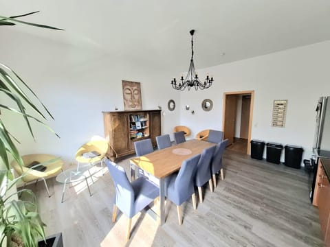 Haltestelle - Private Zimmervermietung Röbel Müritz Bed and Breakfast in Röbel