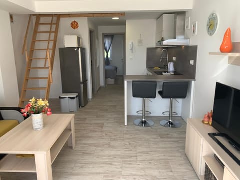 Coffee/tea facilities, Kitchen or kitchenette