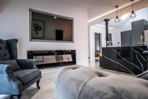 TV and multimedia, Living room, Seating area