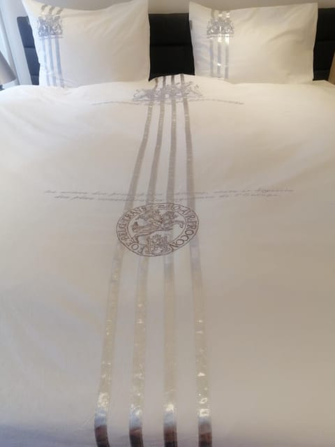 Border Bliss - Private Room with Bathroom in a Cozy Home Vacation rental in Kerkrade