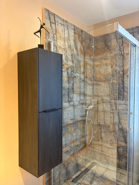 Border Bliss - Private Room with Bathroom in a Cozy Home Vacation rental in Kerkrade