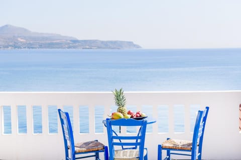 Patio, Day, Natural landscape, View (from property/room), Balcony/Terrace, Seating area, Mountain view, Sea view