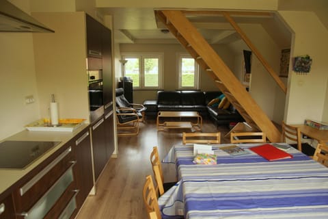 Kitchen or kitchenette, Living room