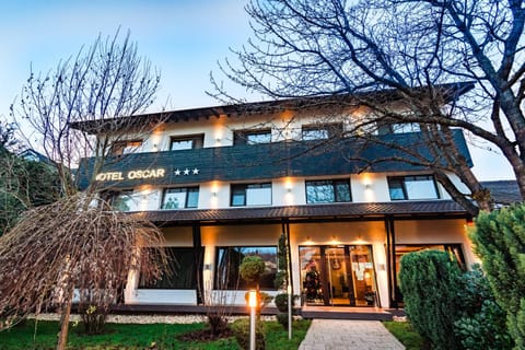 Property building, Facade/entrance, Day