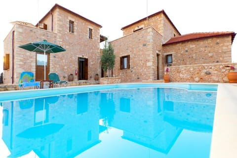 Property building, Swimming pool, Swimming pool