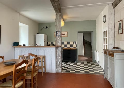 Dining area, kitchen