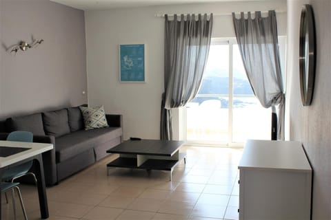 Living room, Photo of the whole room