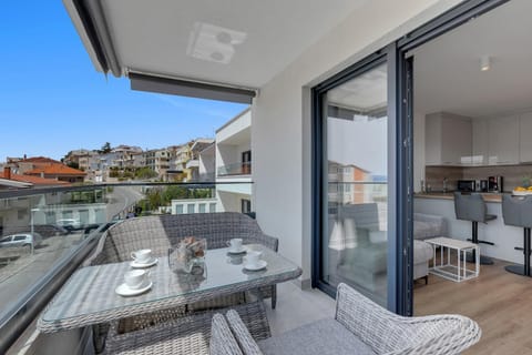 Balcony/Terrace, Street view, Street view, Quiet street view