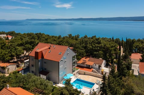 Bird's eye view, Swimming pool
