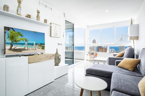 Natural landscape, TV and multimedia, Living room, Dining area