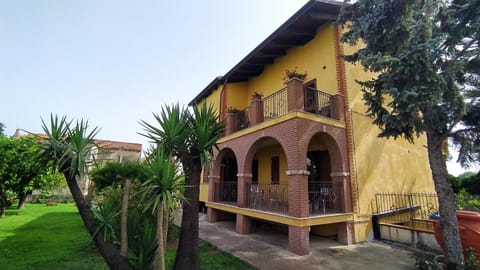 Property building, Garden