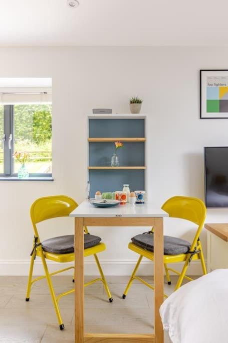 Cosy Cotswolds Retreat near Bath & Castle Combe Apartment in England