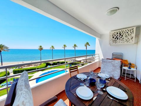 Marbellamar Seafront Apartment in Sitio de Calahonda