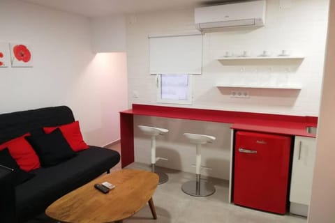 M1 Cool Loft 1 min walk to metro 15 min center by metro Apartment in L'Hospitalet de Llobregat