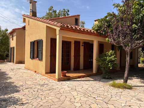 Property building, Balcony/Terrace