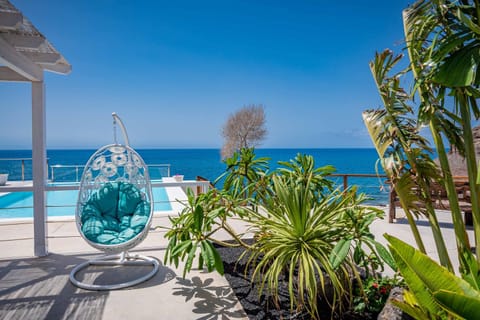 Decorative detail, Sea view, Swimming pool