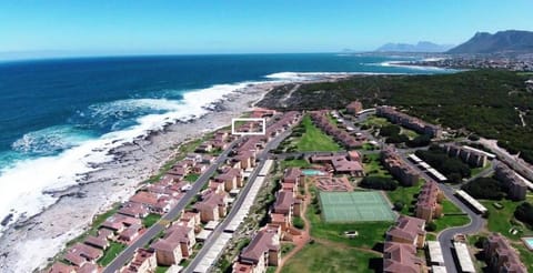 Hermanus Beach Club - Le Maree House 18 Campground/
RV Resort in Hermanus
