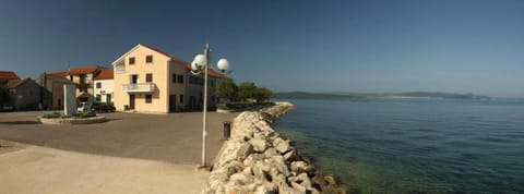 Property building, Neighbourhood, Beach, Beach, Sea view, Parking