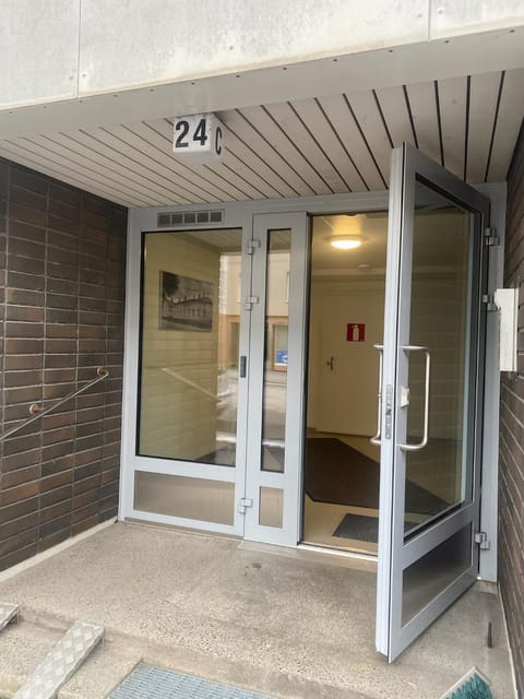 Property building, Facade/entrance