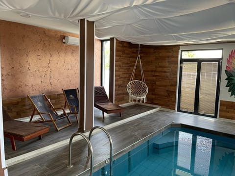 Living room, Swimming pool, sunbed