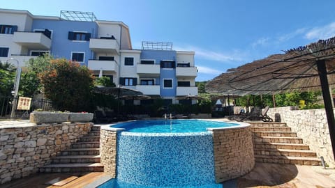 Pool view, Swimming pool
