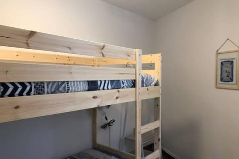 bunk bed