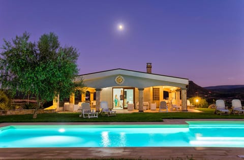 Property building, Patio, Swimming pool