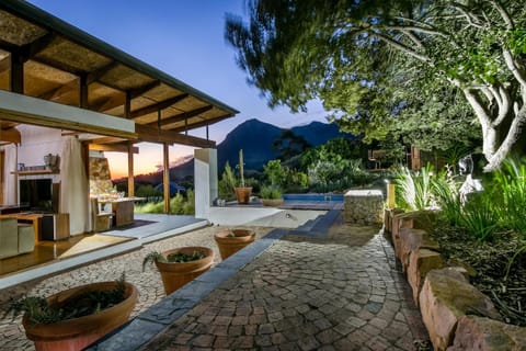 Kinghorns Gardens Bed and Breakfast in Cape Town