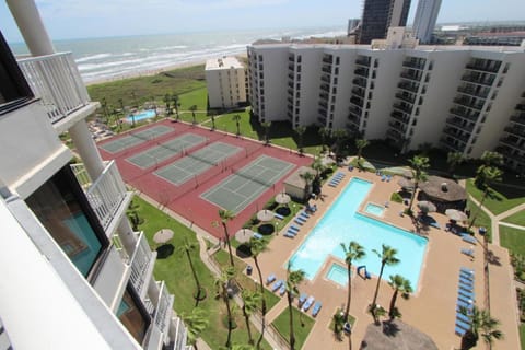 Tennis court, Swimming pool