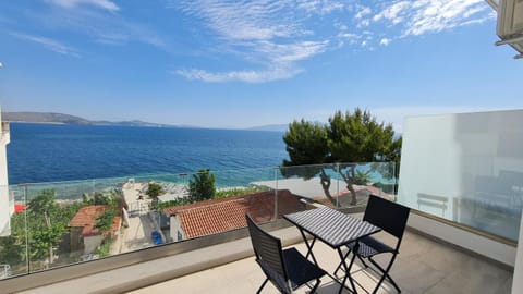 Day, Balcony/Terrace, Seating area, Mountain view, Sea view