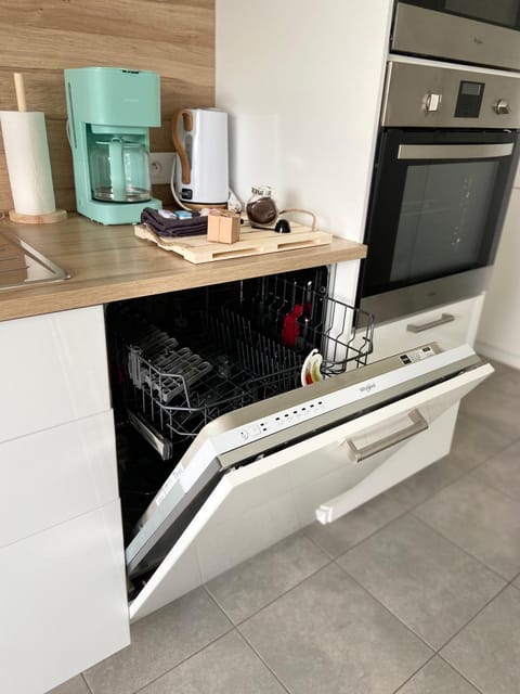 Kitchen or kitchenette, dishwasher, minibar, pet friendly