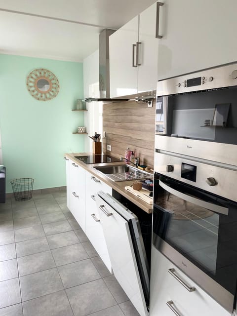 Coffee/tea facilities, Kitchen or kitchenette, dishwasher, minibar, pet friendly, stove, toaster