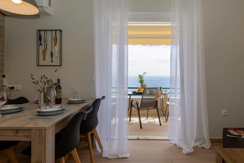 Balcony/Terrace, Dining area